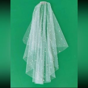 Pearl bridal veil white